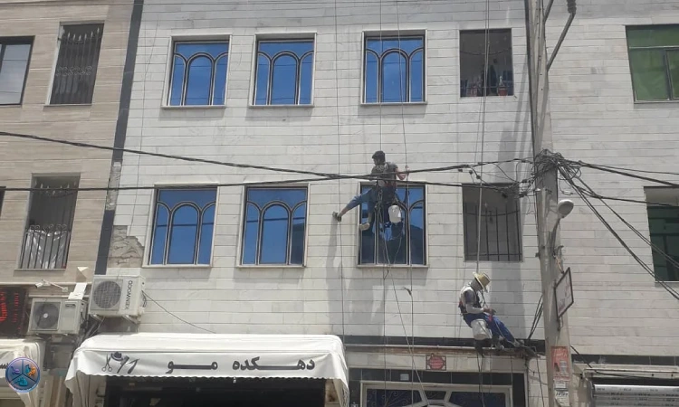 پیچ و رولپلاک سنگ نما